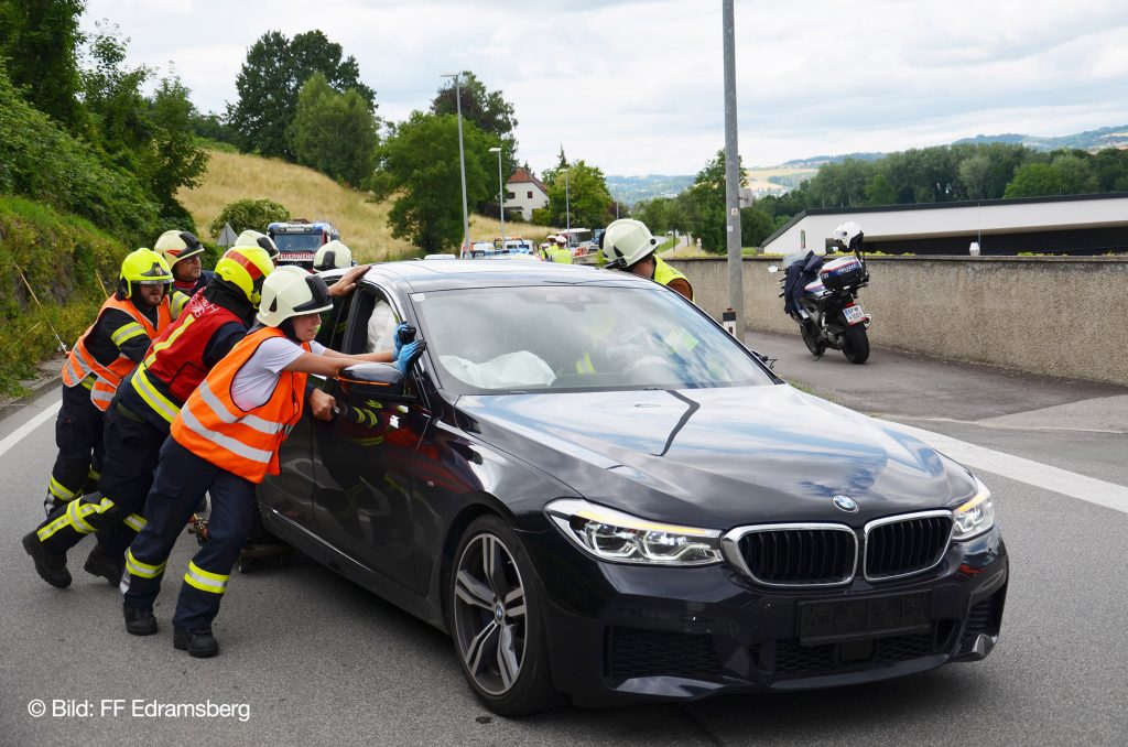 +++ Verkehrsunfall Wilhering +++