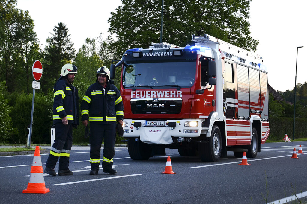 +++Verkehrsunfall mit Linienbus auf der B129 – Höhe Mühlbachkreuzung+++